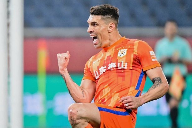 于根伟：36分钟换人背后的战略布局