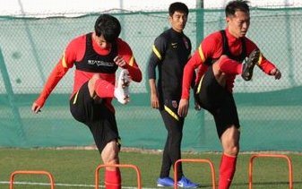 其实就是没踢热身赛导致的，跟其他关系不大