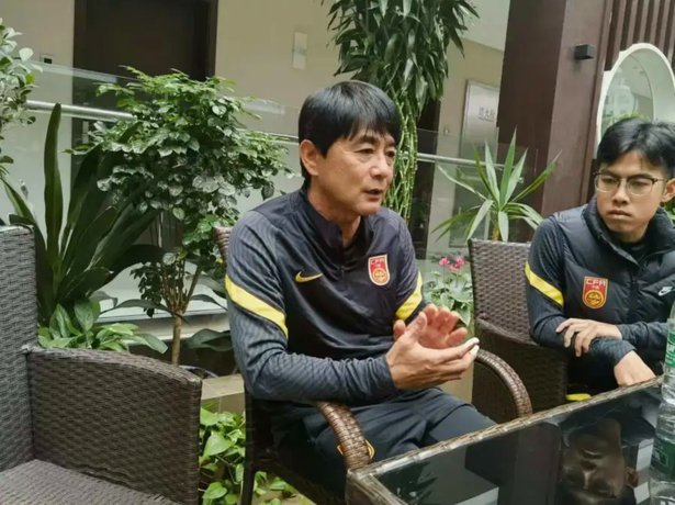批斗浮岛敏教练的球迷真的是奇葩一朵