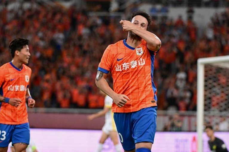 热菲尼奥梅开二度！铁人3-1力克申花