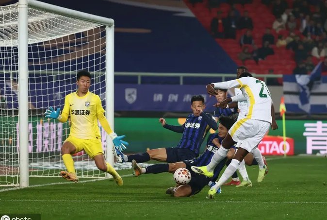 国安4-0胜新鹏城，达万双响张玉宁建功