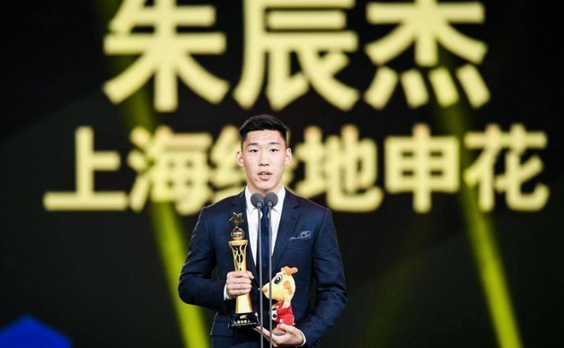 申花朱辰杰骨折，4-6周可恢复